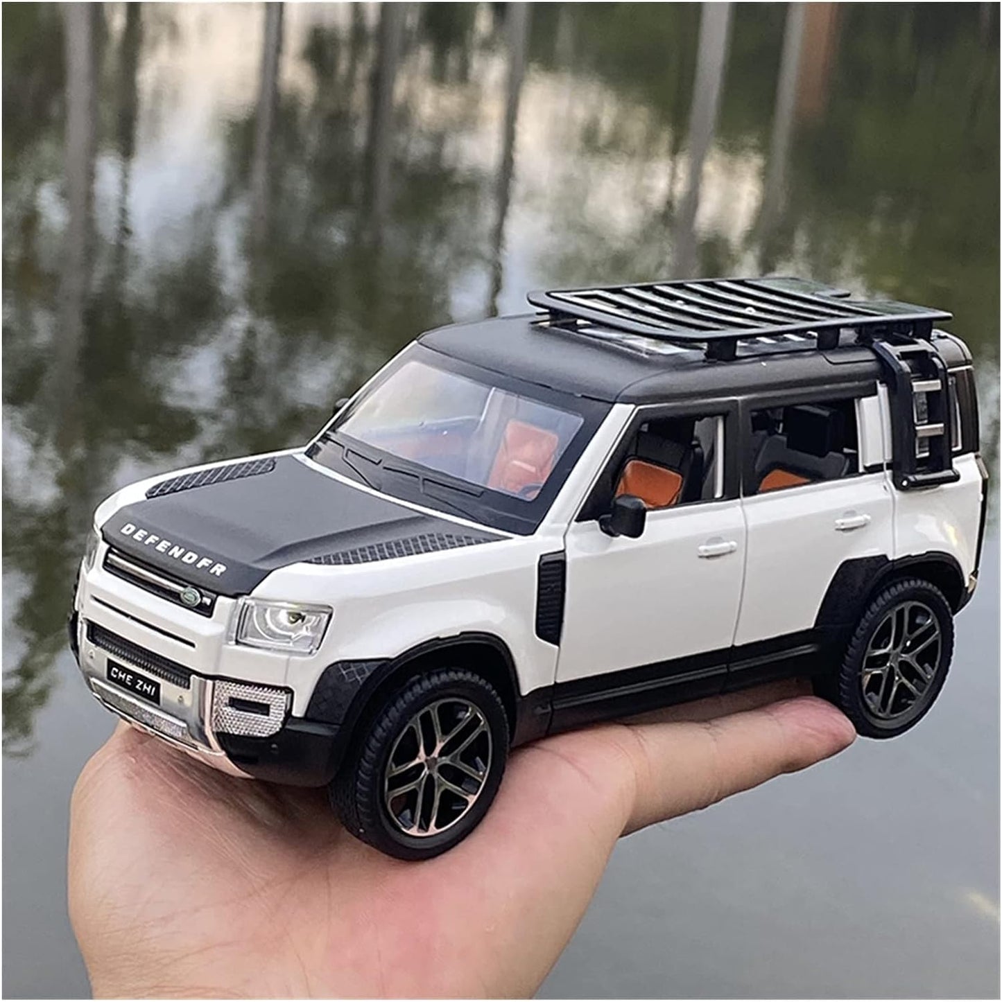 Defender Land Rover- Diecast Metal Car - Scale 1:24